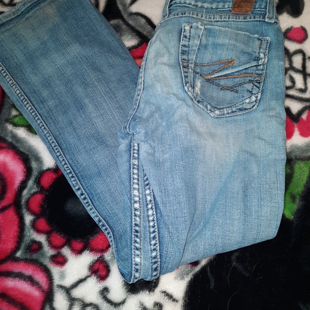 Buckle jeans